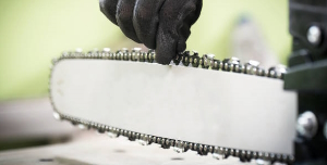 chainsaw chain tension